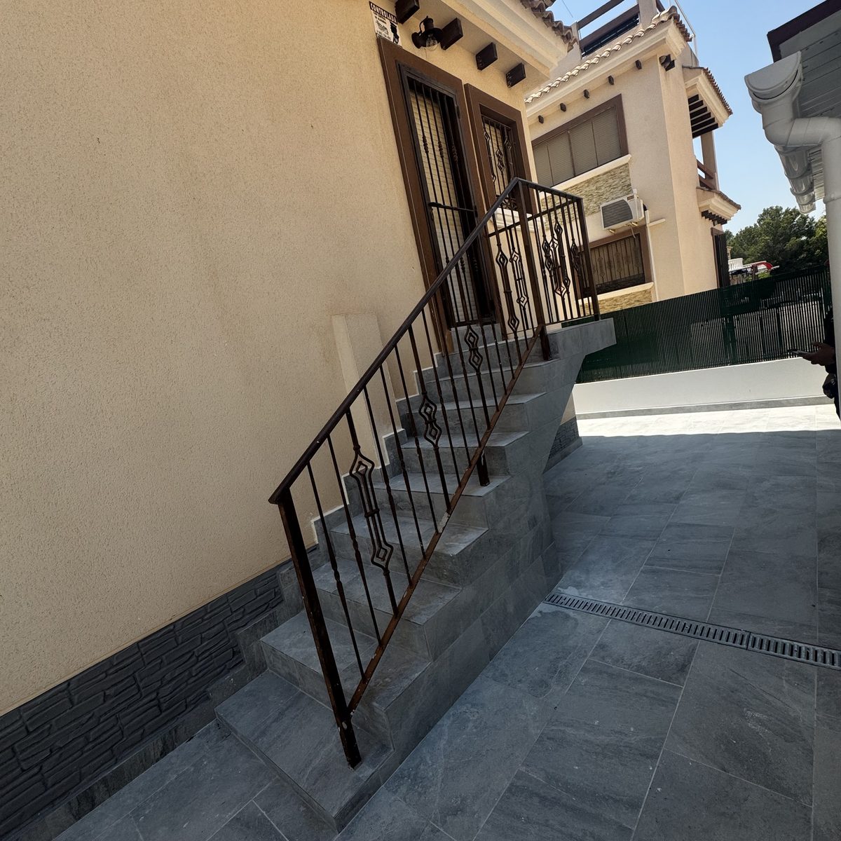 Barandilla antes de restaurar