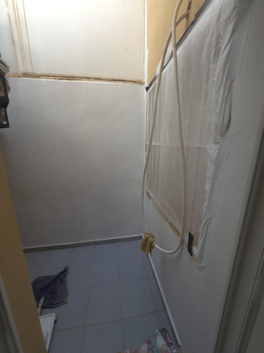 Patio antes de pintar - amarillo