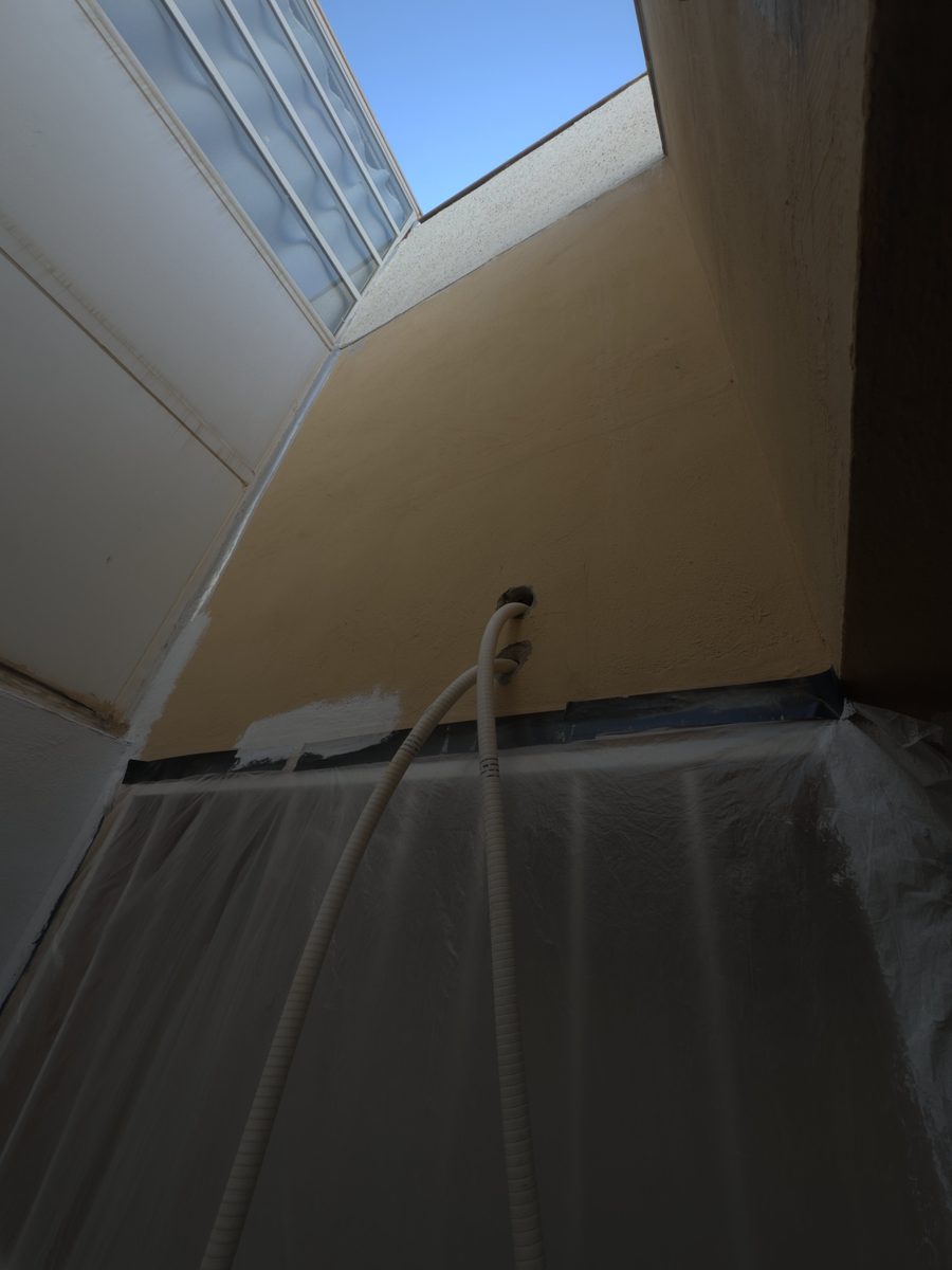 Patio antes de pintar - amarillo