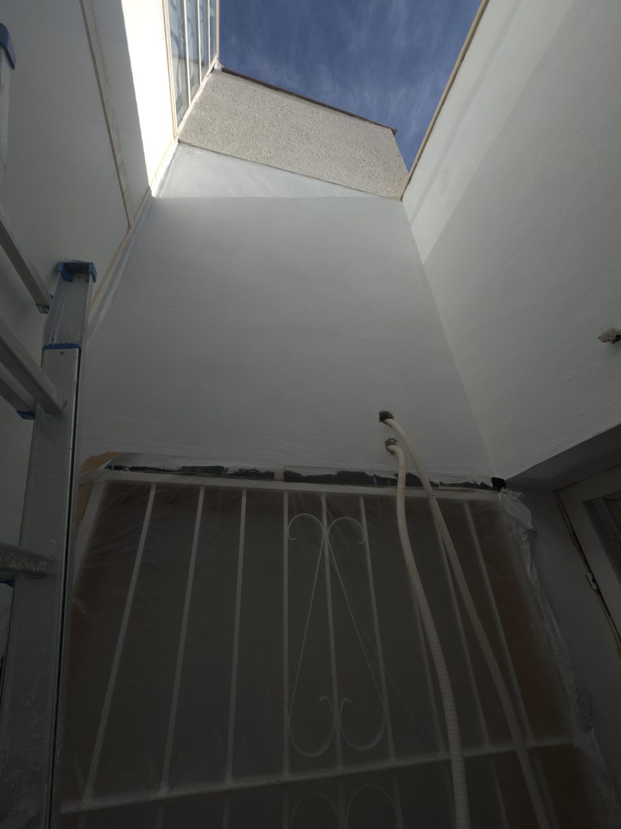 Patio después de pintar - blanco